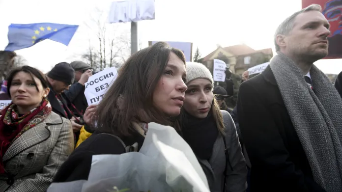 Žanna Němcovová při pojmenování náměstí v Praze po jejím otci Borisi Němcovovi