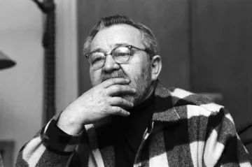 Werich se narodil před 120 lety, jeho humor a satira nestárnou