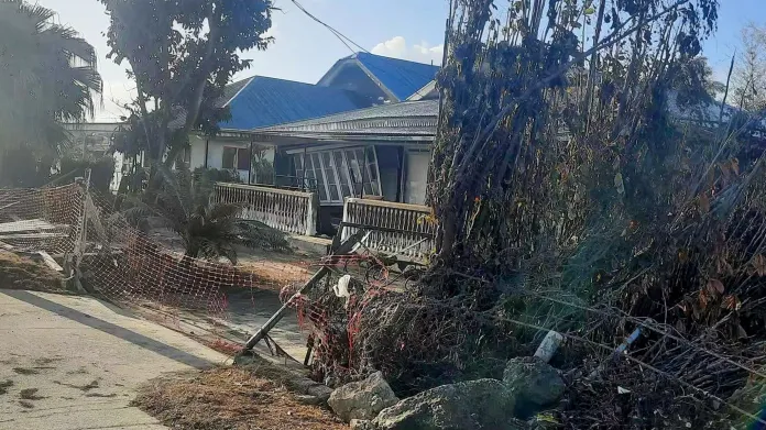 Nuku'alofa, hlavní město Tongy, je těžce poškozeno