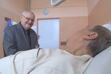 Jeden kaplan denně navštíví i dvacítku pacientů. Nově budou moct nemocnice duchovní zaměstnat