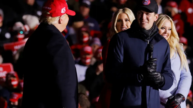 Jared Kushner na mítinku Donalda Trumpa