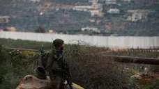 Izraelský voják na hranicích s Libanonem