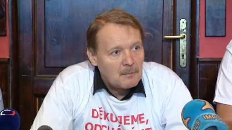 Brífink lékařského odborového klubu