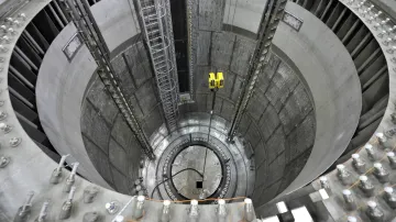 Reaktor prvního bloku dukovanské elektrárny při odstávce