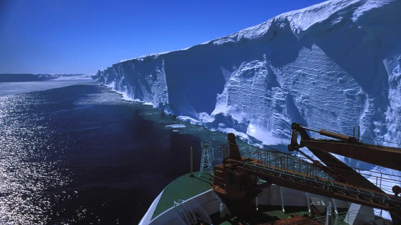 Čelo Ekströmova šelfového ledovce