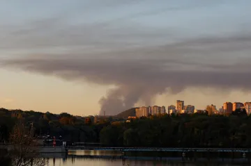 „Útoky neustávají dnem ani nocí.“ Těžké boje u Avdijivky pokračují, Rusové se ji snaží dobýt od začátku války