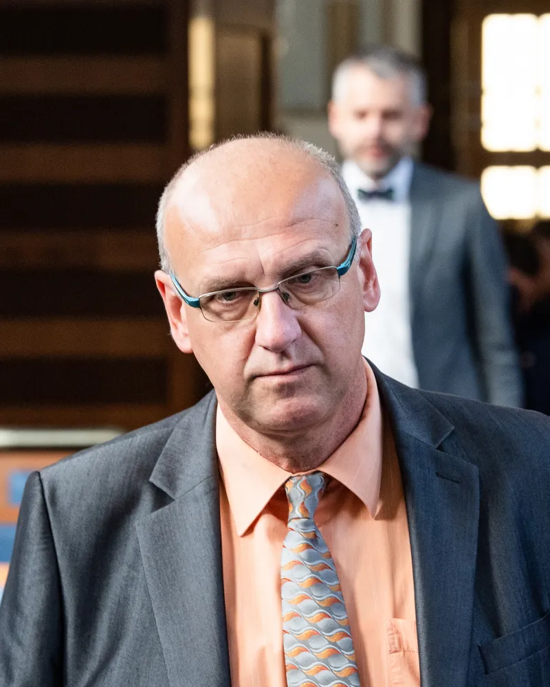 Soud potvrdil podmíněný trest za zmanipulování tendrů na nemocnici Náchod