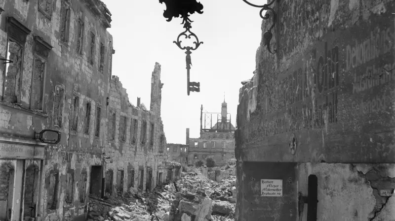 Drážďany po bombardování v roce 1945