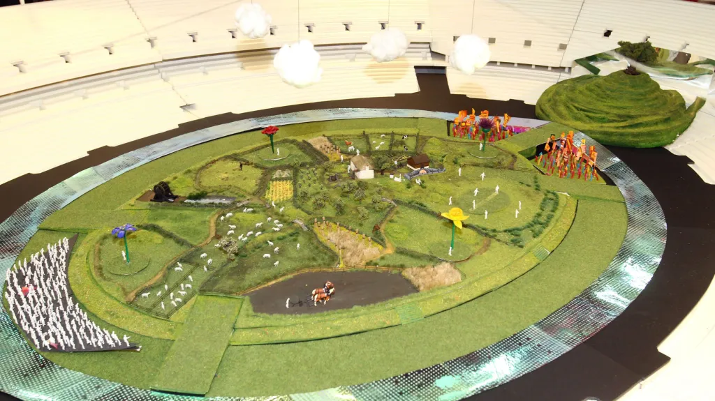 Model pódia na zahajovacím ceremoniálu olympiády