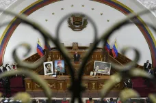 Ve Venezuele zasedal nový parlament. Na dálku ale pokračoval i ten starý