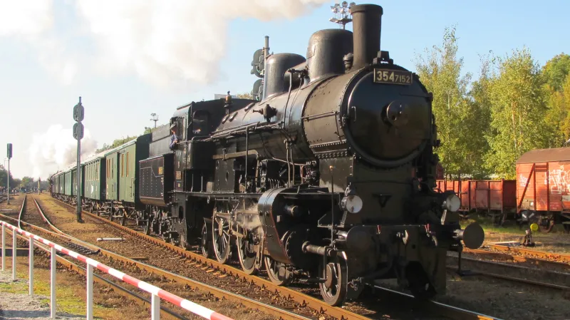 Parní lokomotiva řady 354.7 – shodná s účastnicí nehody u Stéblové