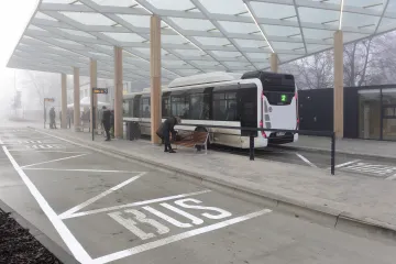 S novým dopravním terminálem se v Prostějově změnilo i přilehlé náměstí