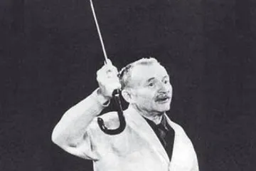 Začalo hrát Divadlo 34