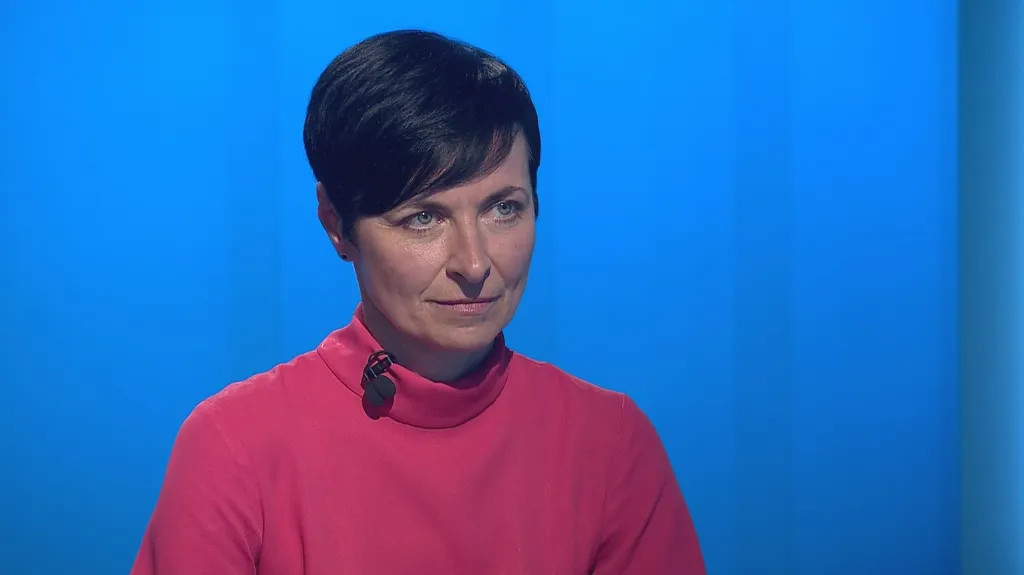 Lenka Bradáčová
