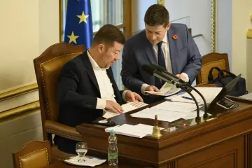 Vznikající vláda by mohla nová pravidla sněmovny předložit do konce roku