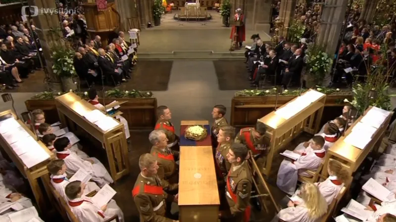 Pohřeb Richarda lll. v katedrále v Leicesteru