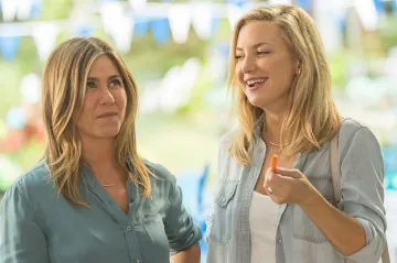 Recenze: Svátek matek je ubulený cajdák plný žánrových klišé