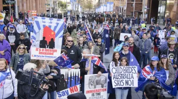 Odpůrců imigrace se v australských městech sešlo několik stovek