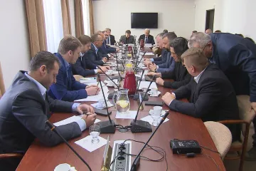 Centrála dál prověřuje spolupráci detektiva Šmída s Piráty, výbor v úterý debatu nedokončil