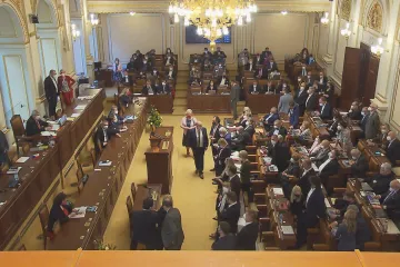 Rodí se seznam lidí, kteří budou kontrolovat tajné služby. Nahlédnou i do živých kauz