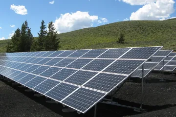 Vláda přemýšlí o návratu poplatku za zelenou energii. Chce tím snížit rozpočtový deficit