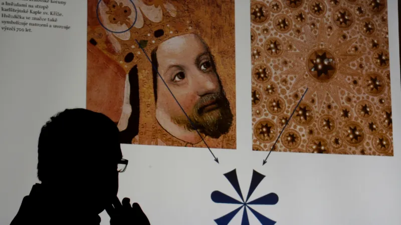 Logo oslav tvoří také hvězda odvozená z různých materiálů z karlovské doby.