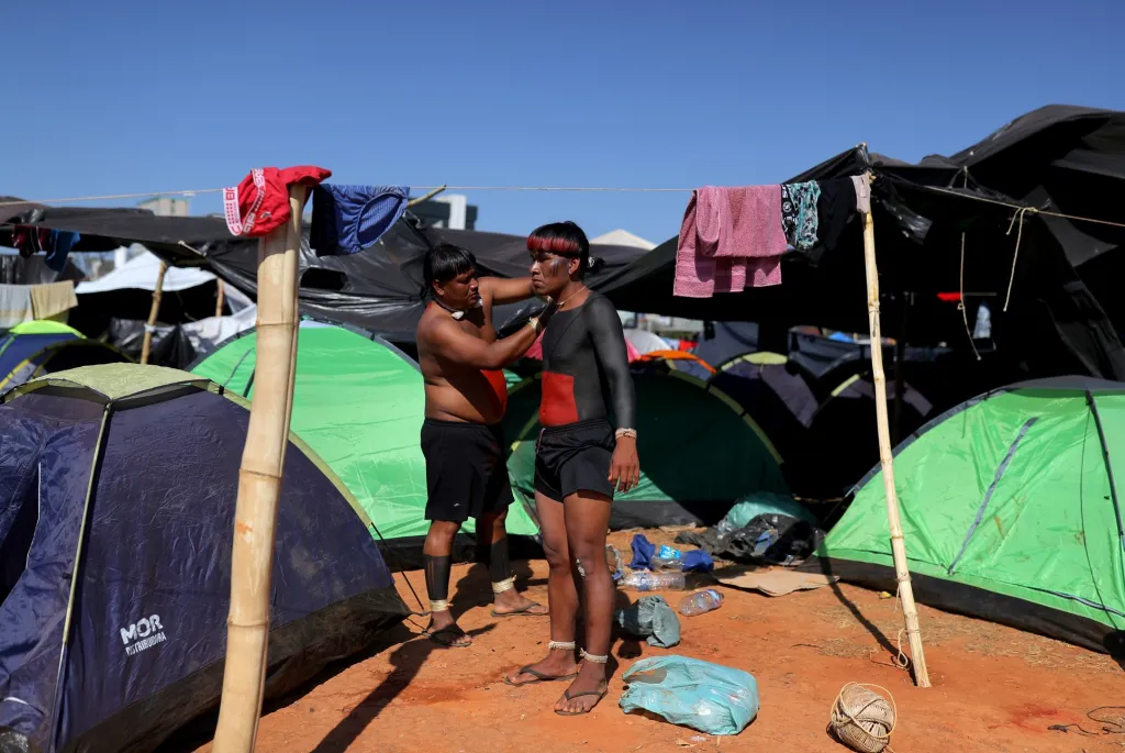 Brazilská vláda se shromáždění s odkazem na nebezpečí šíření koronaviru snažila zakázat, respektive odložit, to ale ve středu nejvyšší soud zamítl