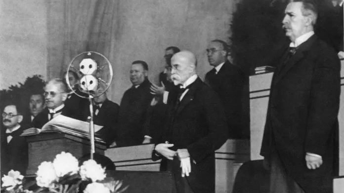 Když počtvrté zvolený Masaryk v roce 1934 odříkával prezidentský slib, musel si nechat napovídat. Nesloužila mu již paměť a navíc se mu špatně mluvilo