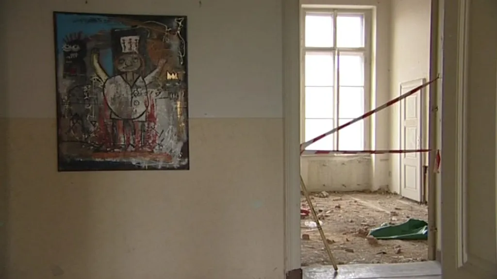 Vybydlený zámek v Bzenci slouží jako výstavní prostory