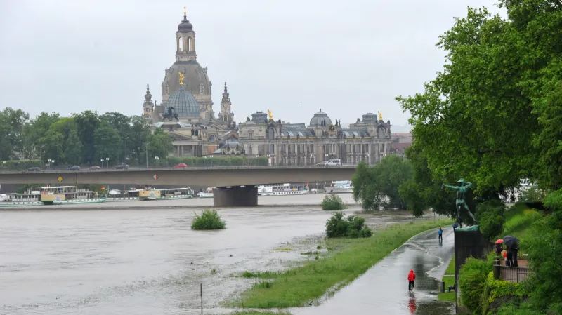 Rozvodněné Labe v Drážďanech