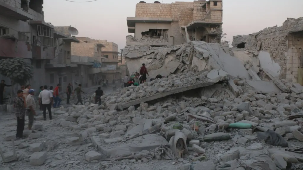 Následky náletu v syrské provincii Idlib