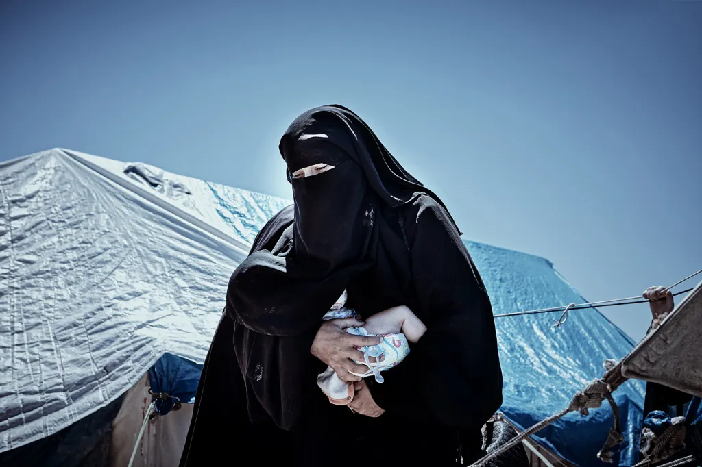 Nominace na vítěznou sérii Czech Press Photo 2018 (Problémy dnešní doby): Ženy islamistů z IS