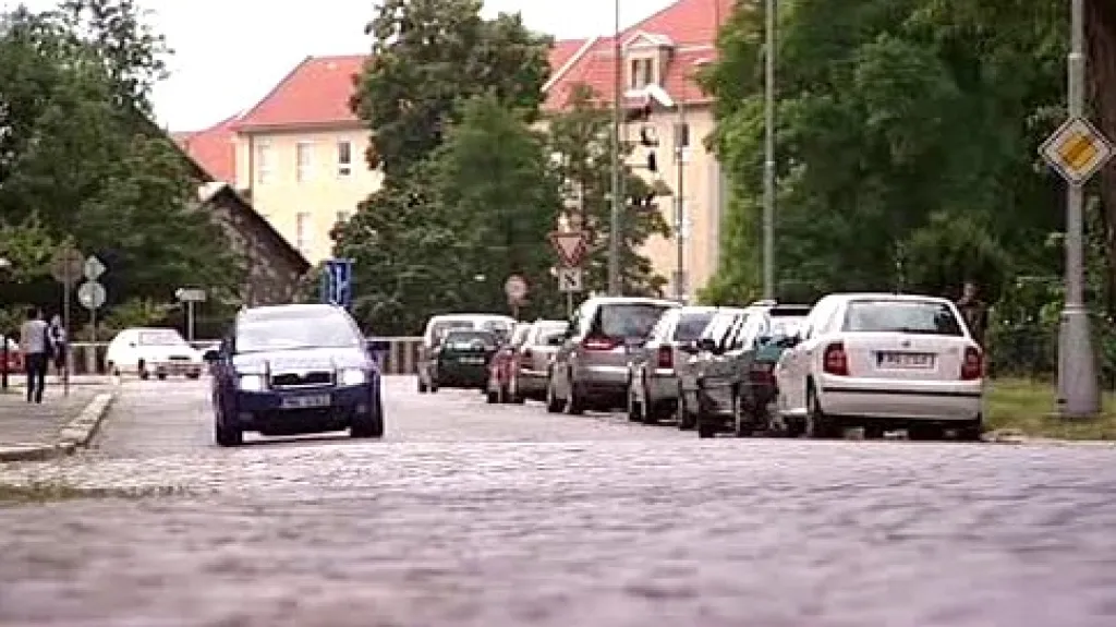 Dlážděná silnice