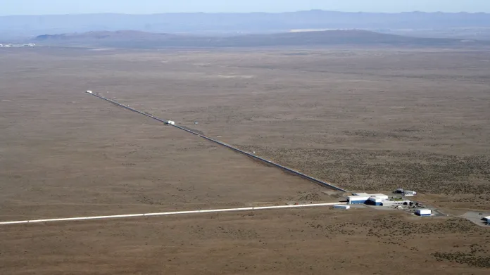 Laserový detektor LIGO