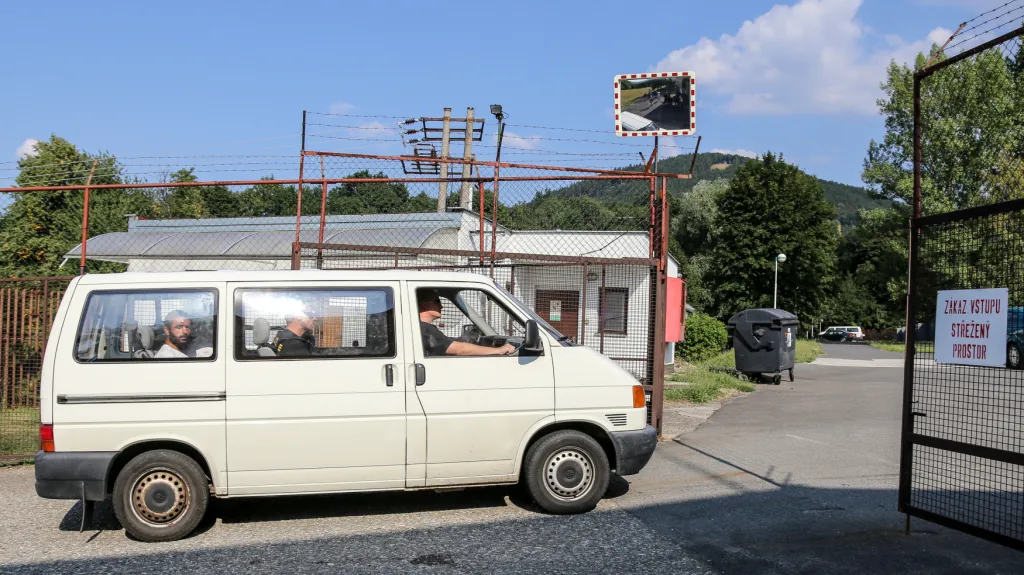 První migranti dorazili do Vyšních Lhot