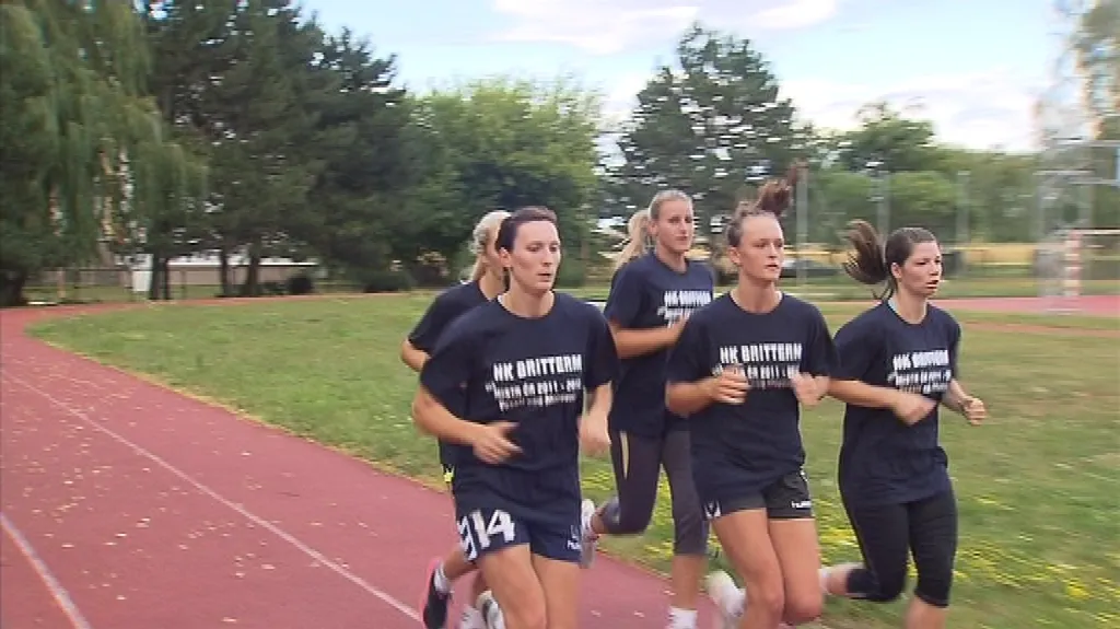 Přípravu zahájily Veselanky na oválu