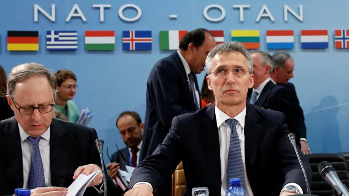 Jen Stoltenberg na jednání ministrů obrany zemí NATO v Bruselu