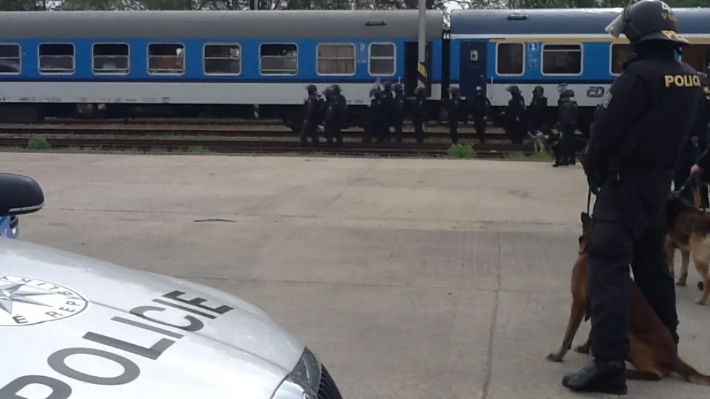 Policisté přípravy na rizikový zápas nepodcenili
