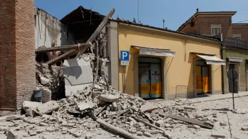 Kostel svatého Františka v Mirandole zničený zemětřesením