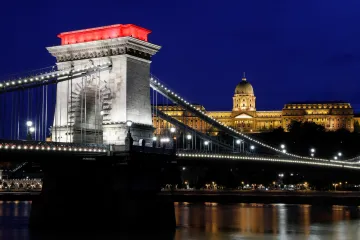 Orbán se zaměřuje na zkrocení cen, Márki-Zay slibuje euro. V Maďarsku začala předvolební kampaň