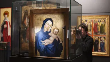 Z výstavy Přemyslovci v Národním muzeu: Madona Cibulkova s pravým obrazem Kristovy tváře