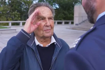Válečný veterán Jiří Pavel Kafka slaví sté narozeniny. Do britské armády vstoupil jako čerstvě dospělý