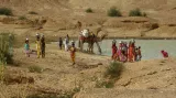 Nabírání vody v poušti
