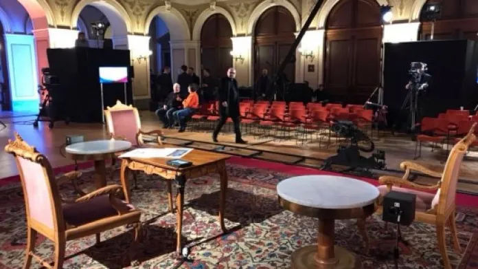 Rudolfinum před prezidentským duelem,  Autor: Petr Obrovský,  Zdroj: ČT24