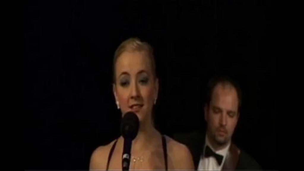 Zpěvačka orchestru Václava Hybše