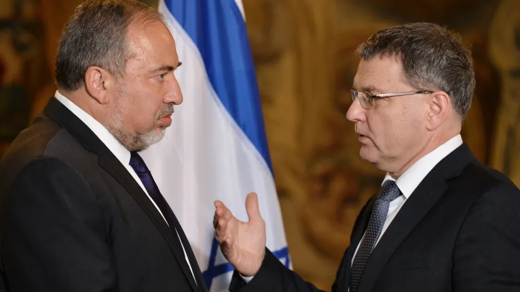 Izraelský ministr zahraničních věcí Avigdor Lieberman a ministr zahraničních věcí ČR Lubomír Zaorálek