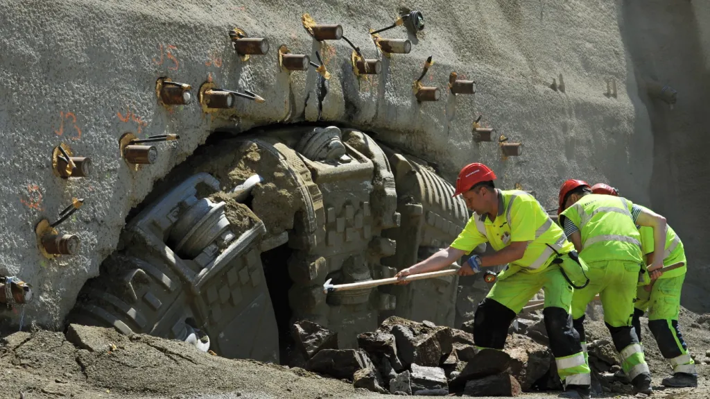 Ražba posledních metrů první tunelového tubusu u Ejpovic