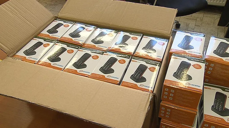 Radnice nakoupila 48 telefonů