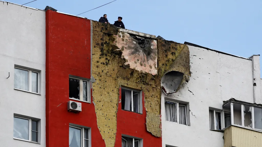 Dům v Moskvě, který byl podle tamních úřadů poškozený při ukrajinském dronovém útoku