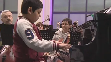Ida Kelarová pracuje s hudebně nadanými romskými dětmi